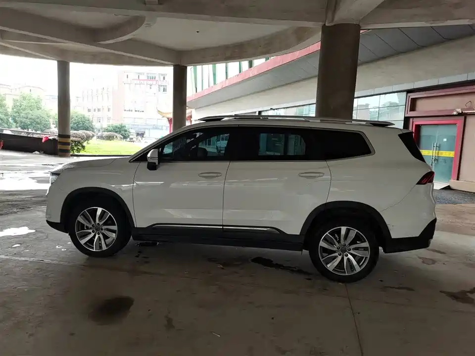 Geely Okavango