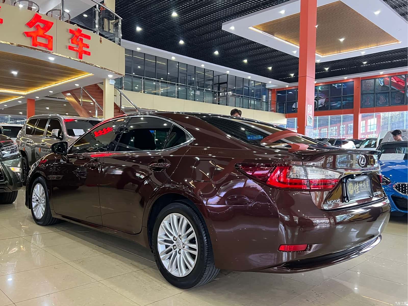 Lexus ES, 2015 6