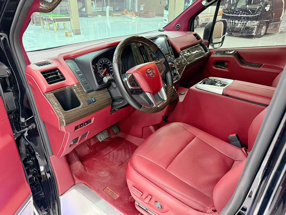 Toyota HIACE Toyota HIACE