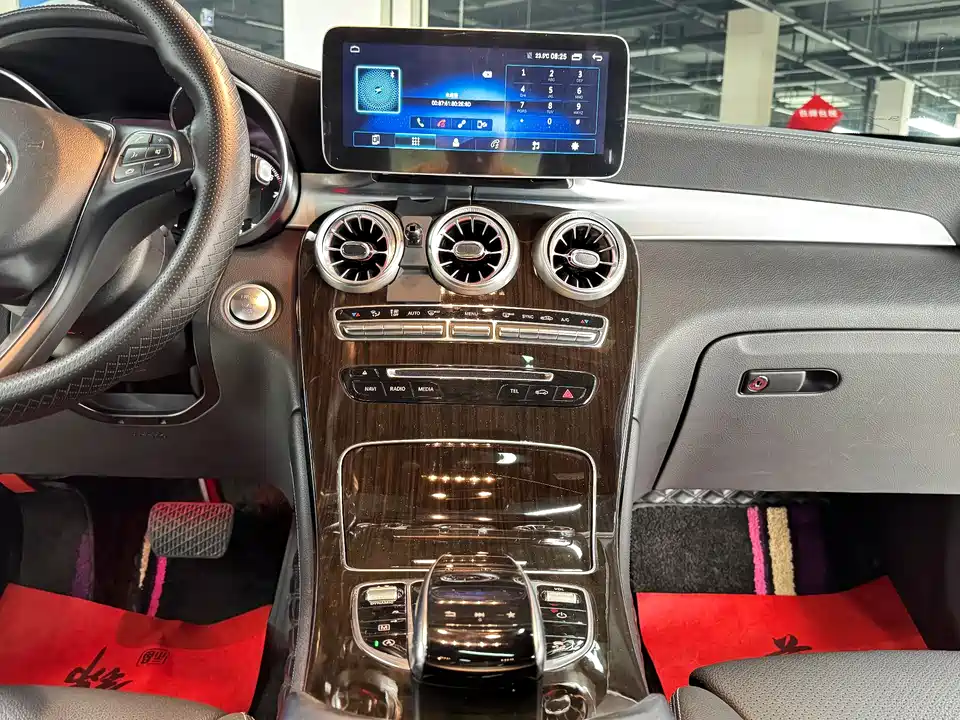 Mercedes-Benz GLC Mercedes-Benz GLC