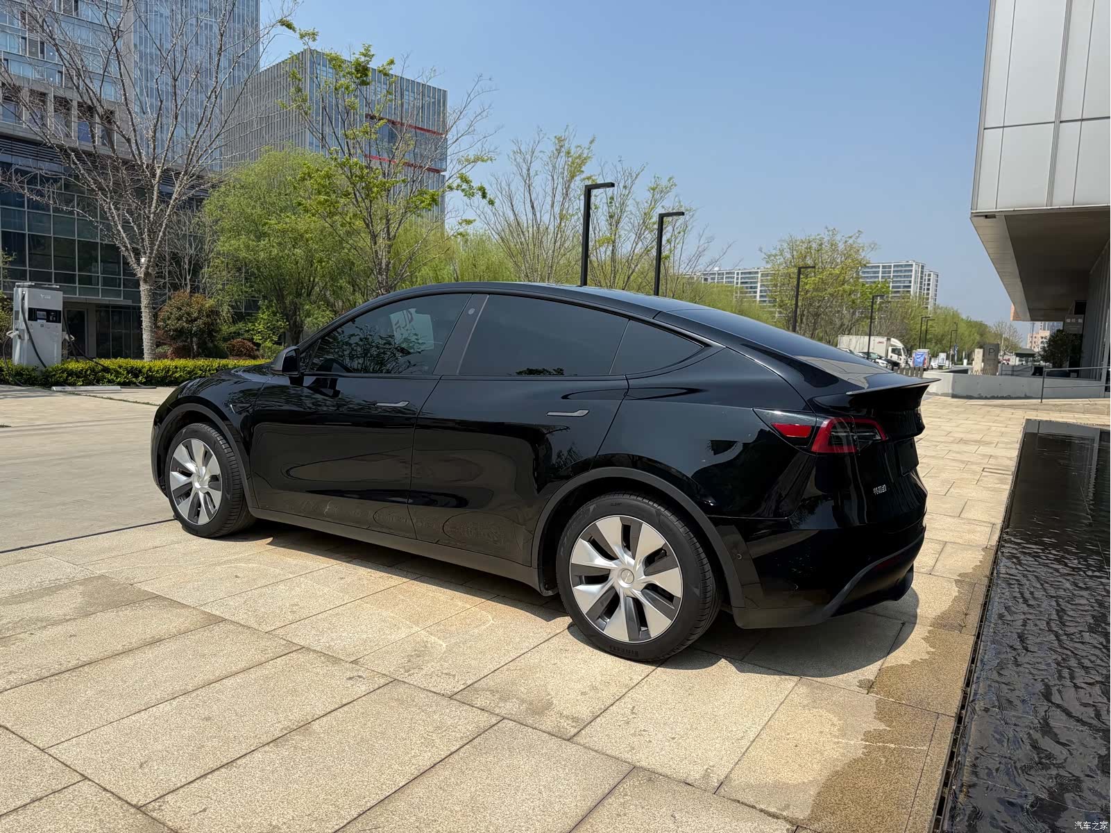 Tesla Model Y, 2023 6