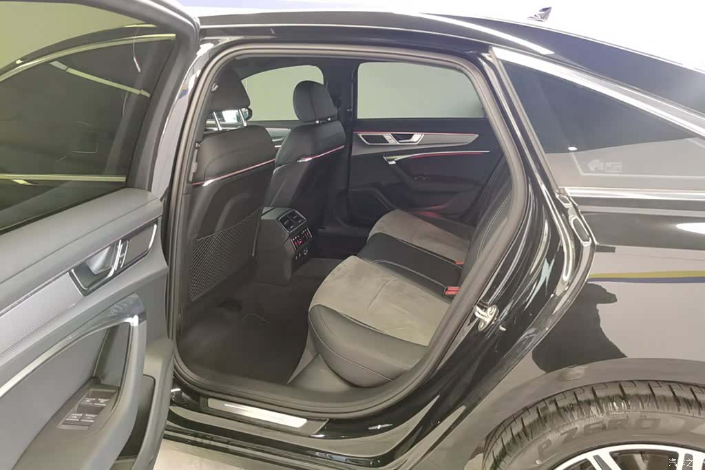 Audi A6L, 2025 11