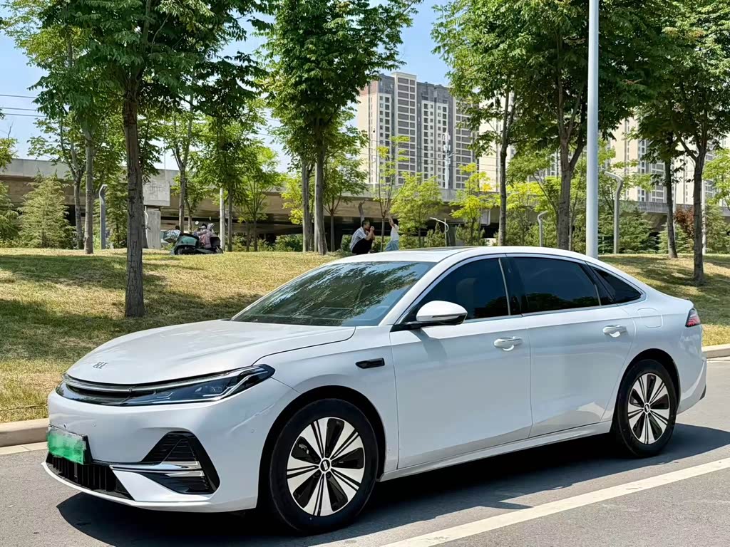 Geely Galaxy A7 EM