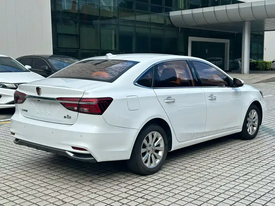 Roewe i6