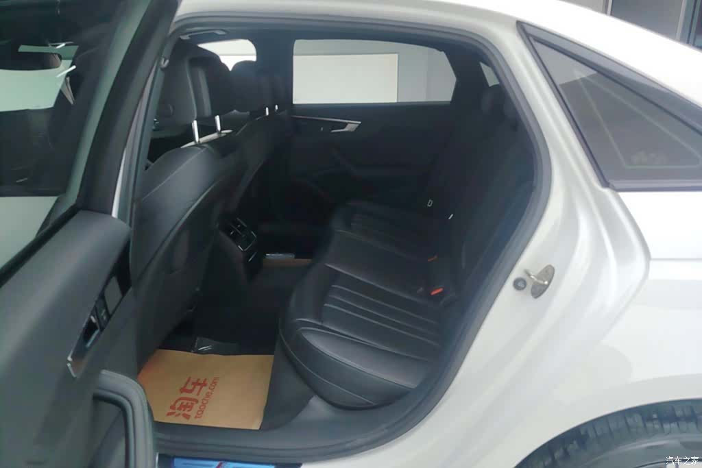 Audi A4L, 2023 11
