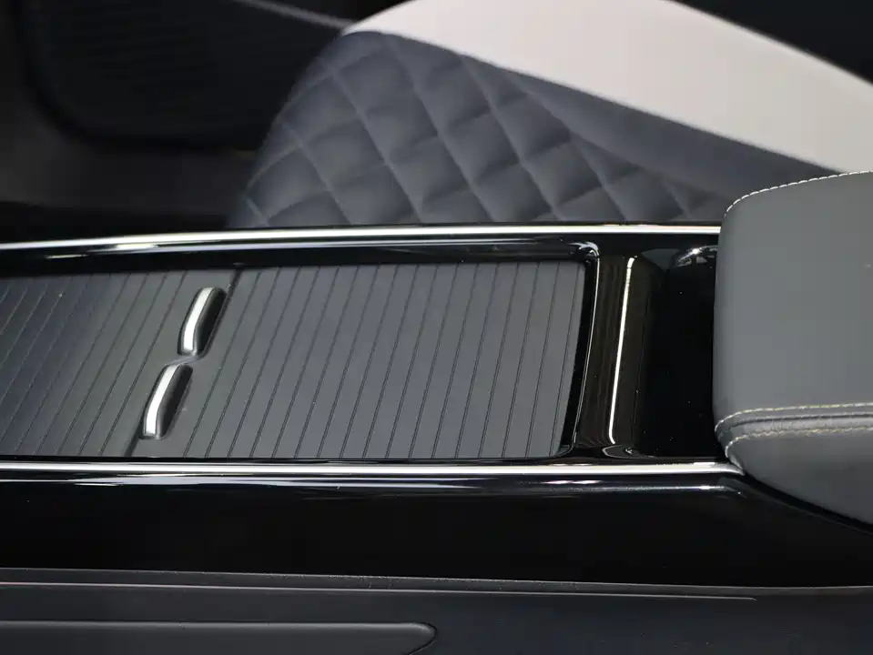 Volkswagen ID.6 CROZZ