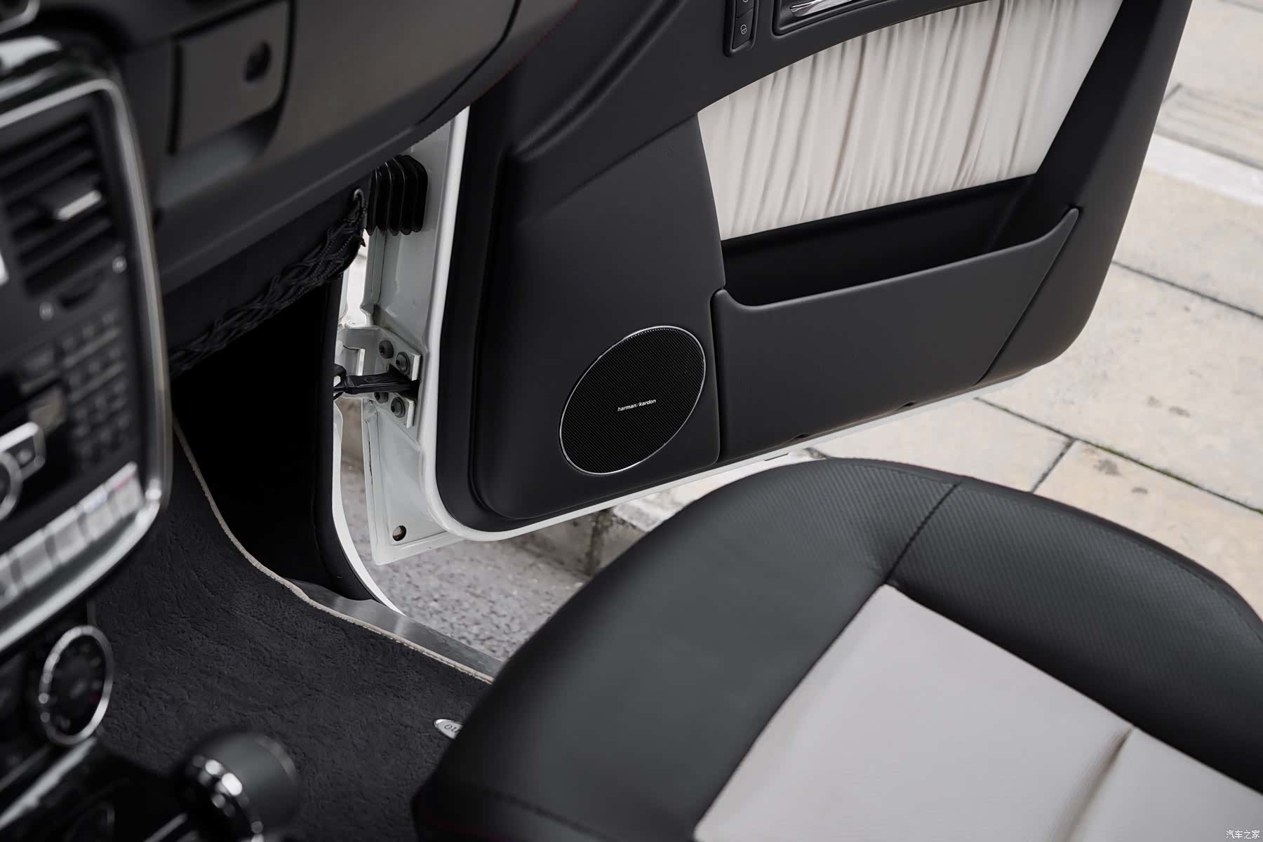 Mercedes-Benz G-Class, 2016 13