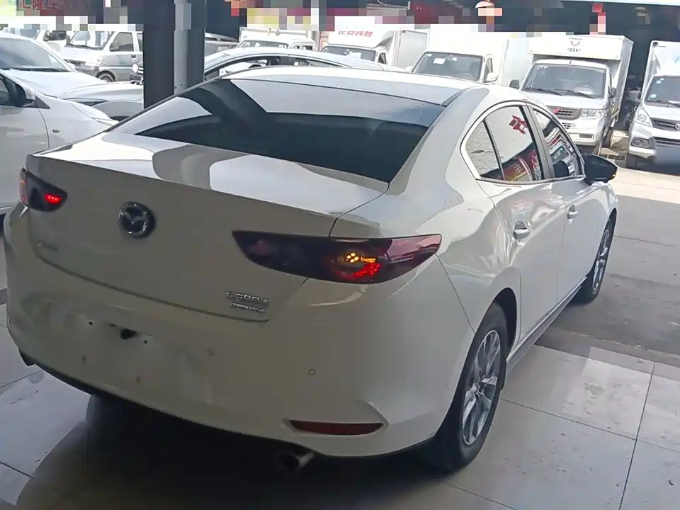 Mazda 3 Angkesaila