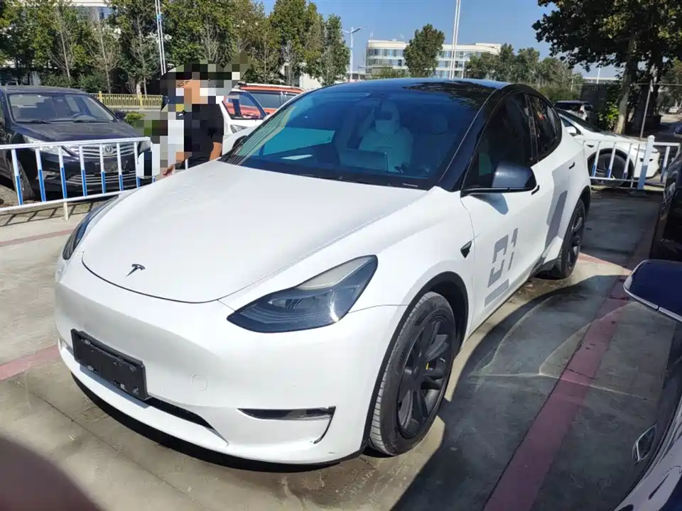Tesla Model Y Tesla Model Y