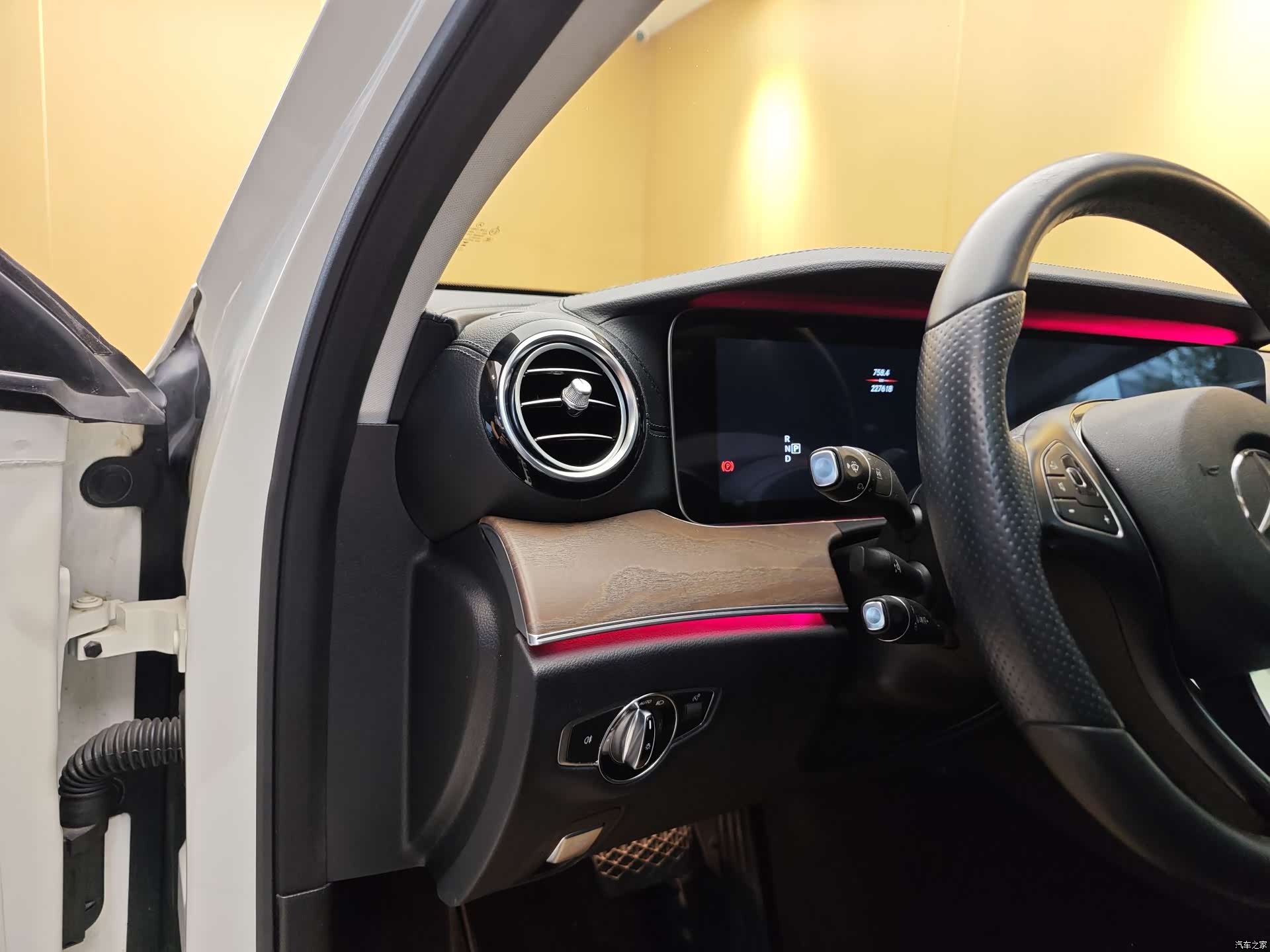 Mercedes-Benz E-Class, 2017 11