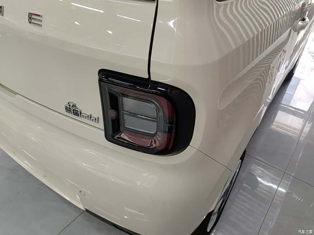 Geely Panda, 2025 8