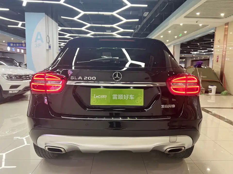 Mercedes-Benz GLA Mercedes-Benz GLA