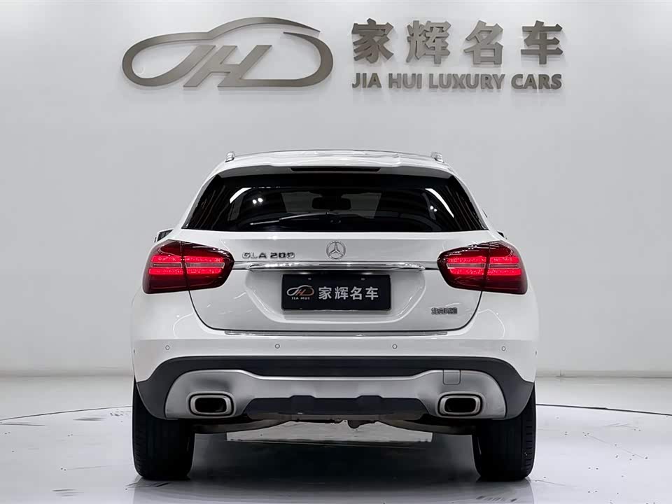 Mercedes-Benz GLA Mercedes-Benz GLA