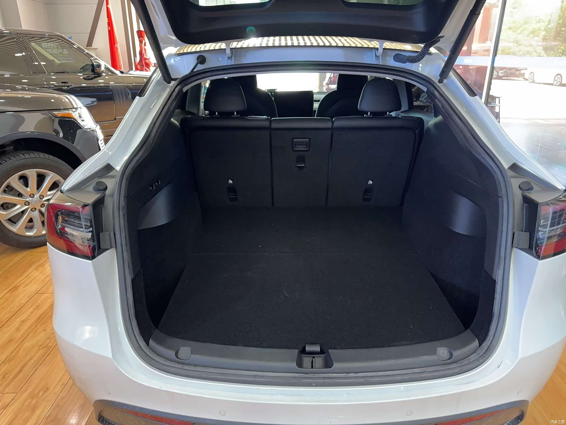 Tesla Model Y, 2023 8