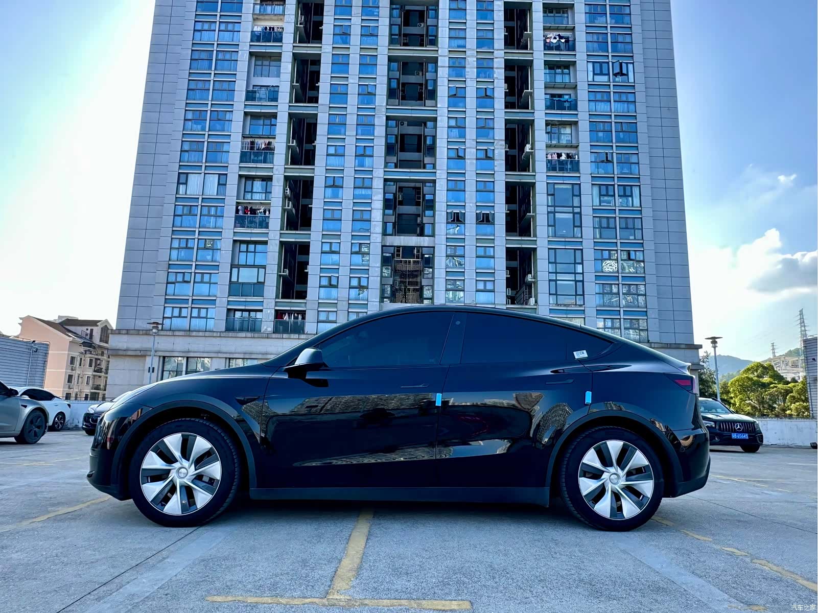 Tesla Model Y, 2023 3