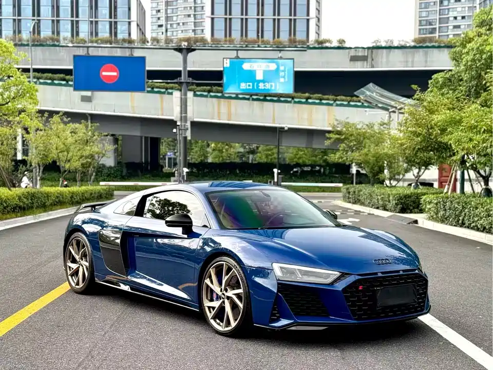 Audi R8