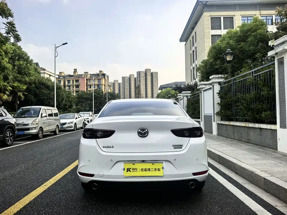 Mazda 3 Angkesaila