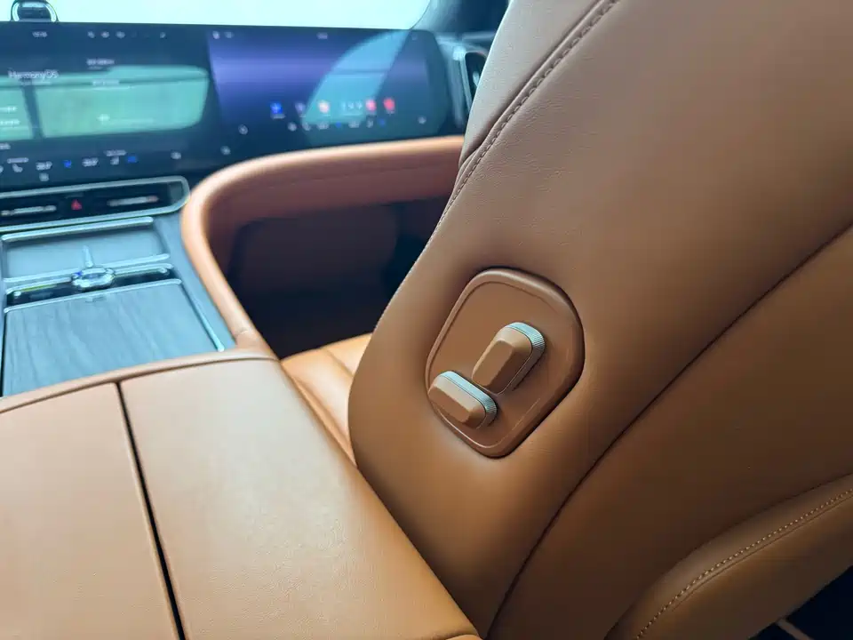 AITO Ask the world M9