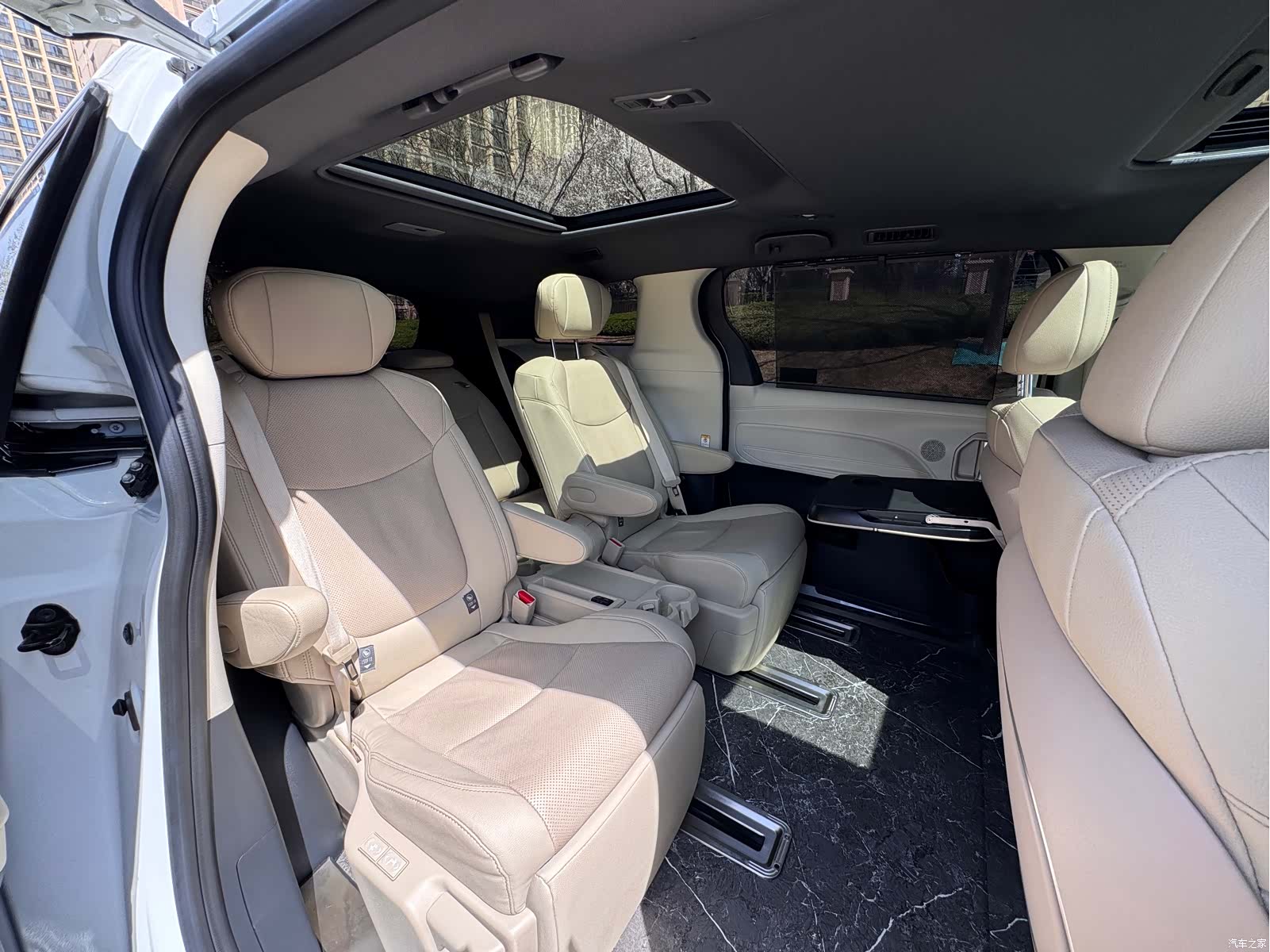 Toyota Sienna, 2022 16