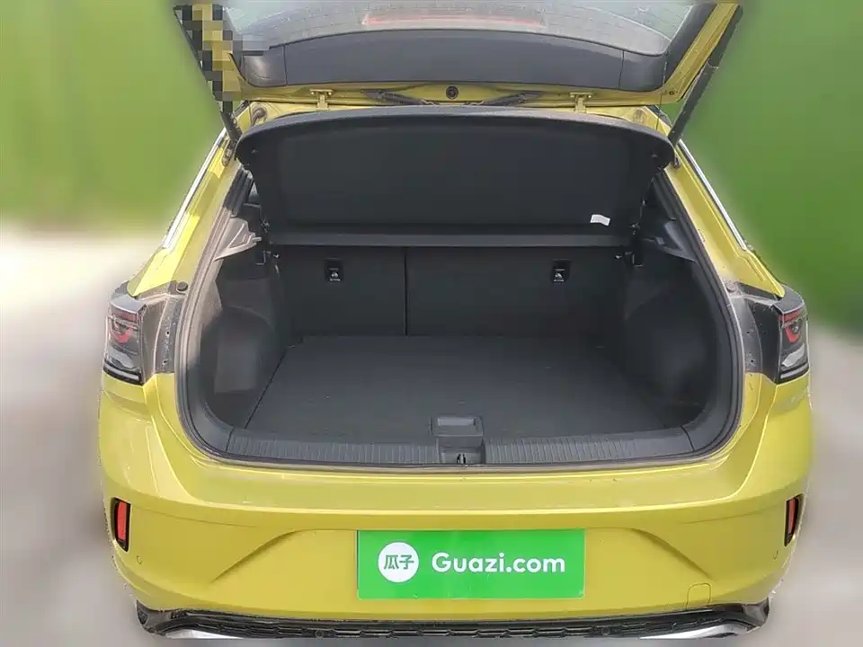 Volkswagen T-ROC exploring Songs