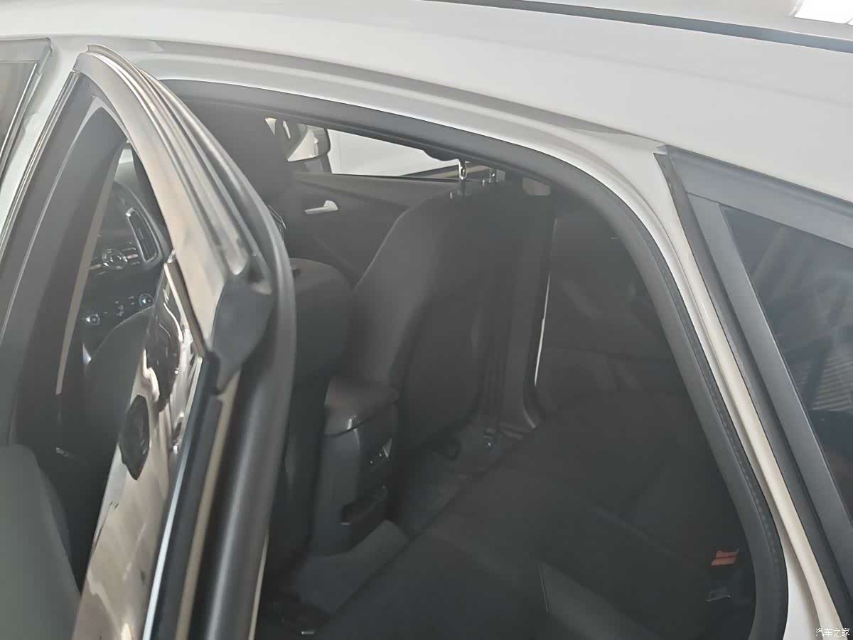 Ford Focus, 2017 11