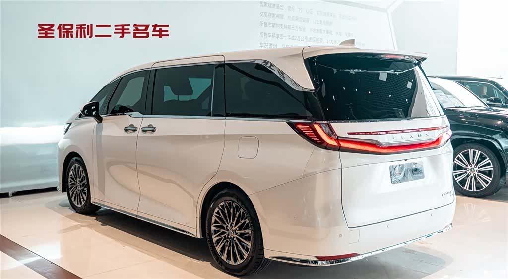 Lexus LM, 2024 3