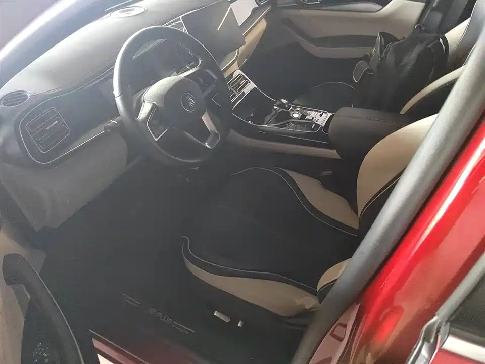 BYD Qin Yuan BYD Qin Yuan
