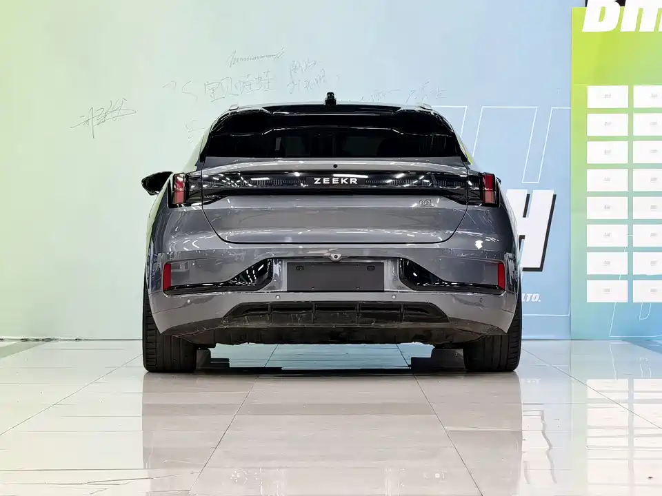 Zeekr 001