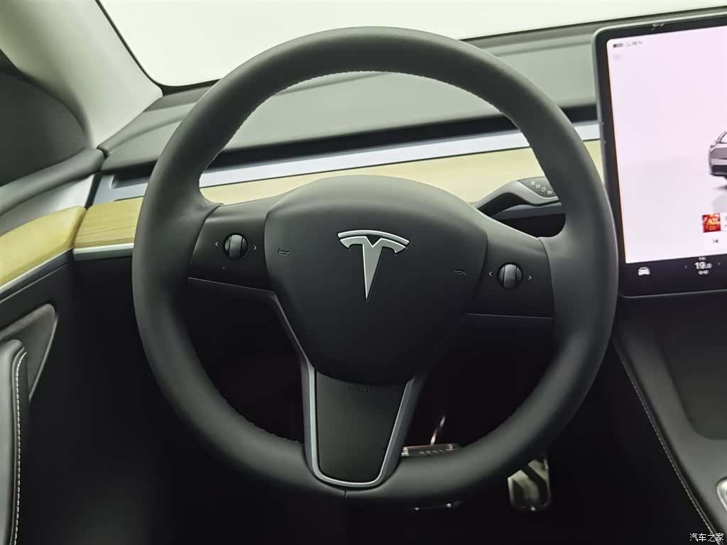 Tesla Model Y, 2023 11