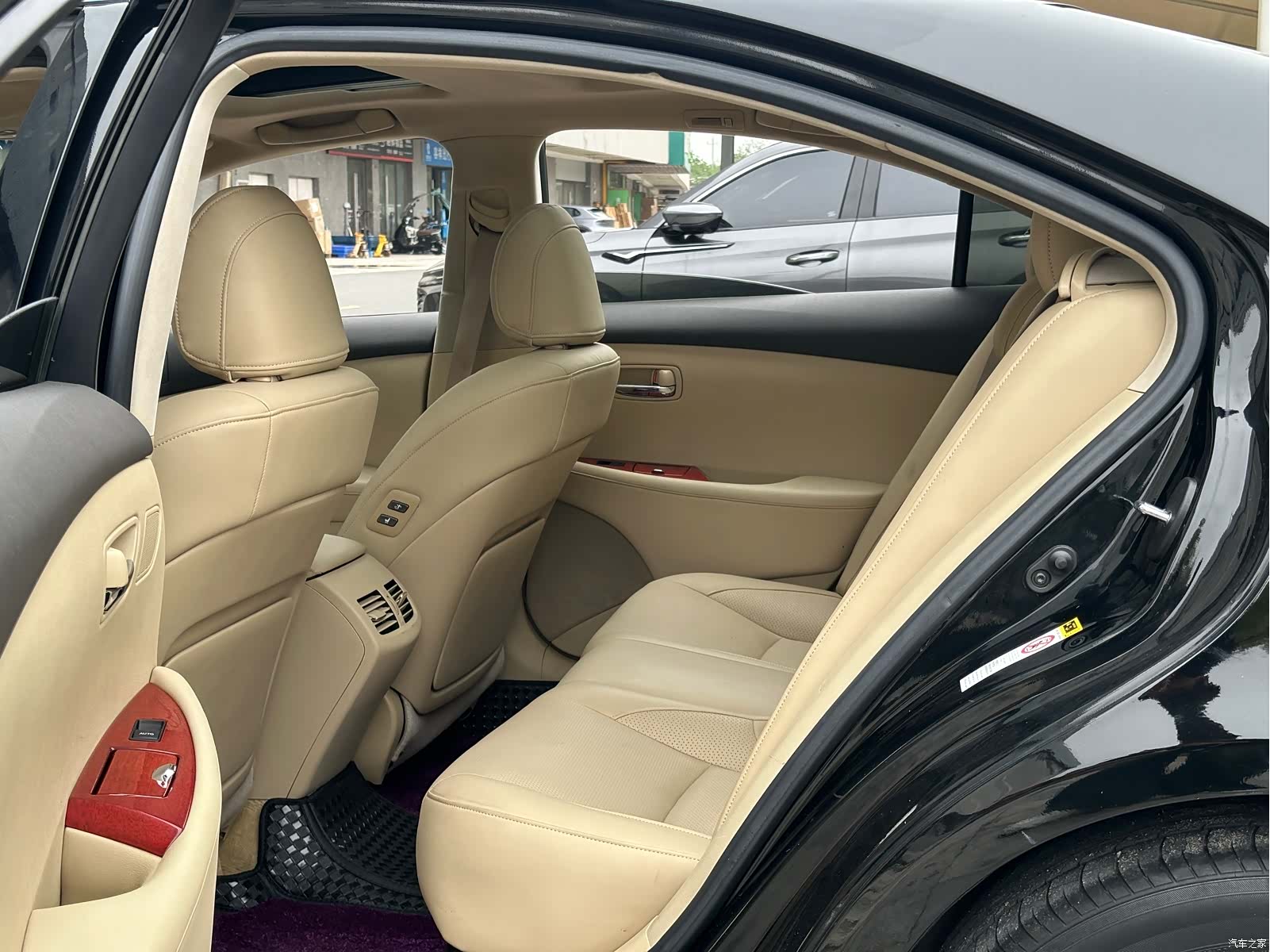 Lexus ES, 2009 9