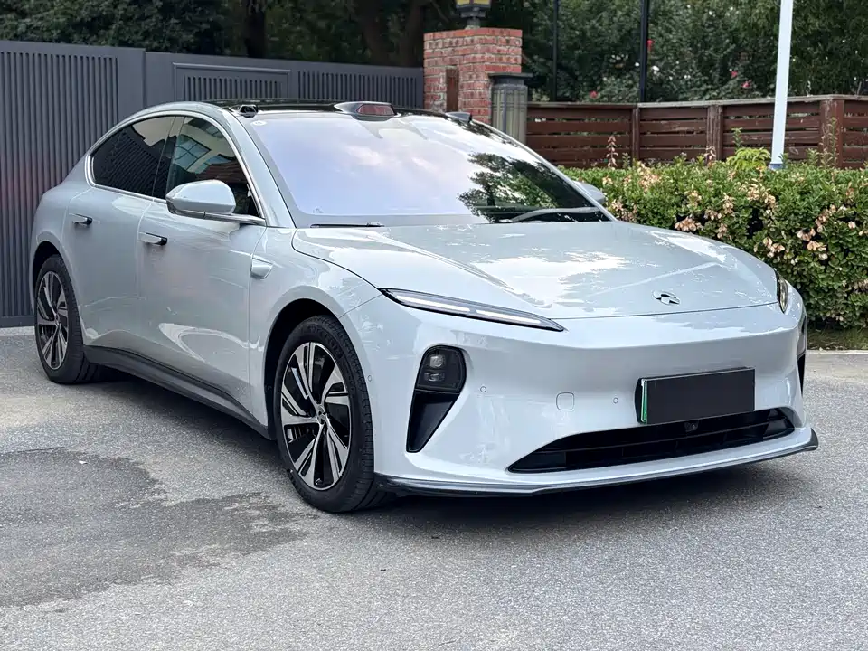 NIO ET5