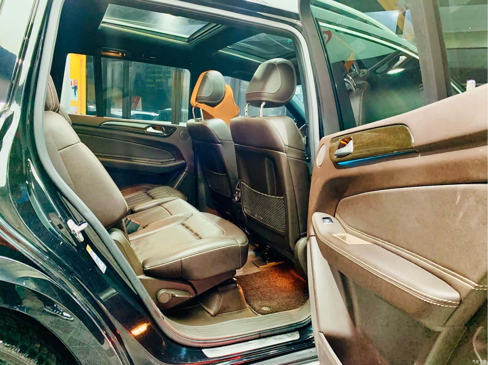 Mercedes-Benz GLS, 2018 16