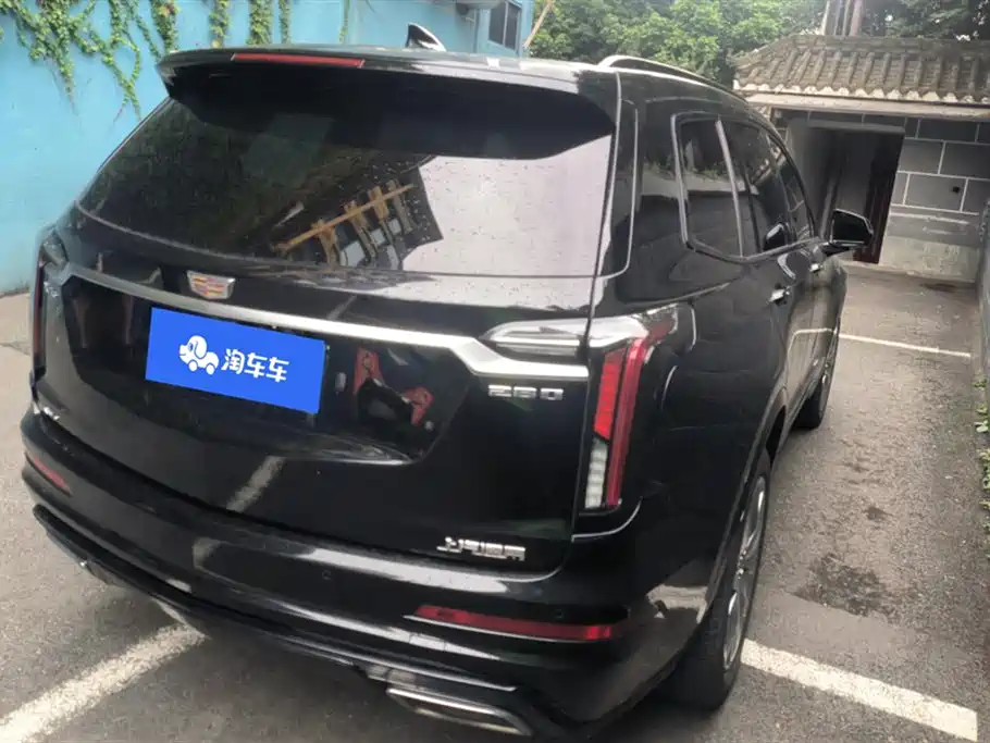 Cadillac XT6