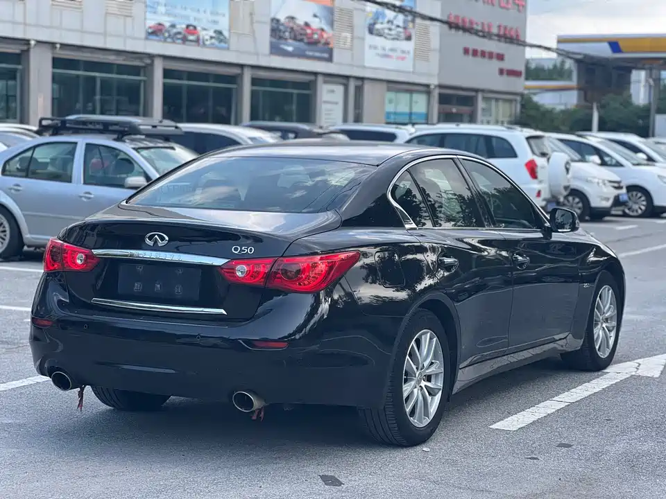 Infiniti Q50