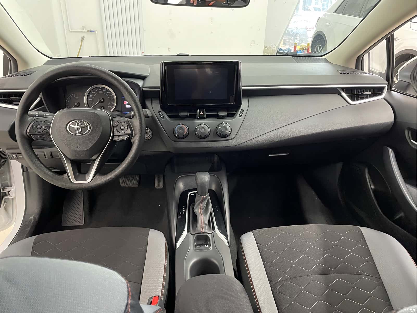 Toyota Corolla, 2023 10
