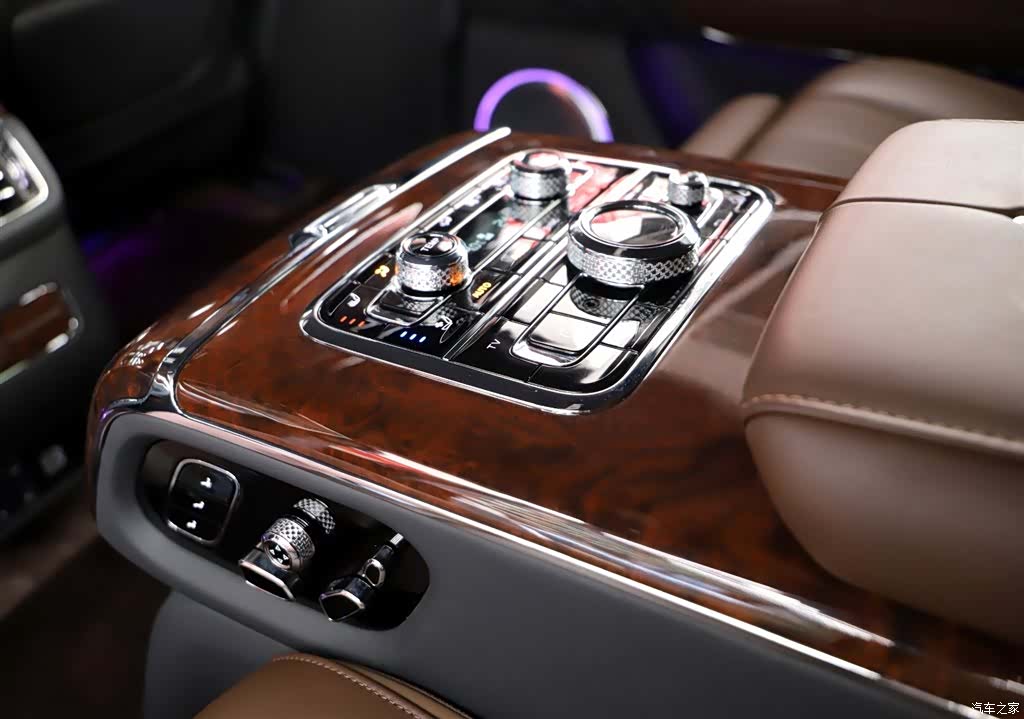 Hongqi 4, 2023 12