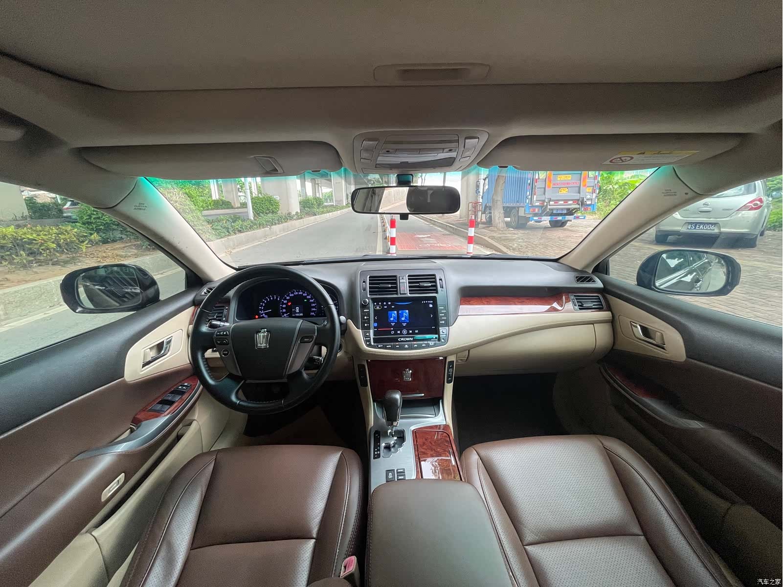 Toyota Crown, 2013 9