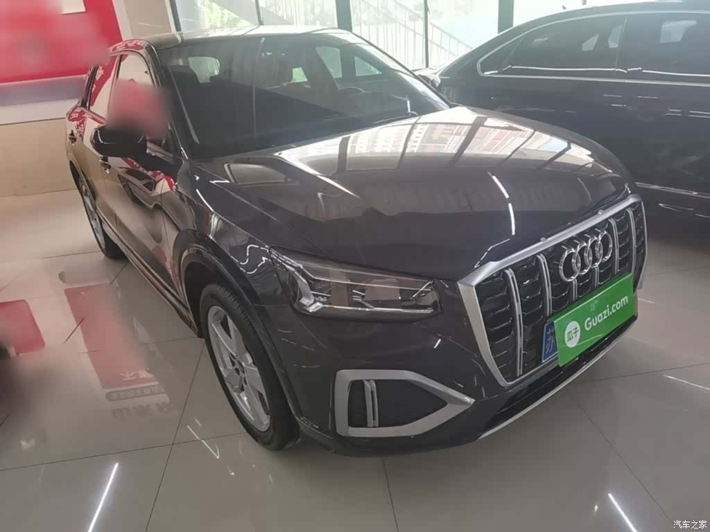 Audi Q2L, 2023 4
