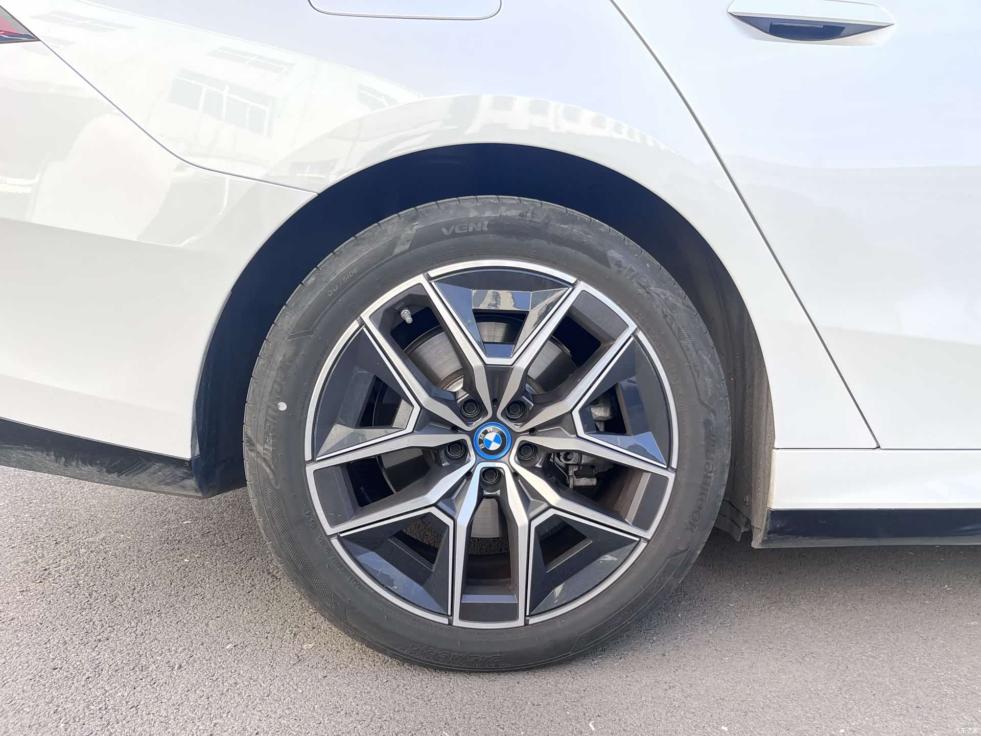 BMW i5, 2024 15