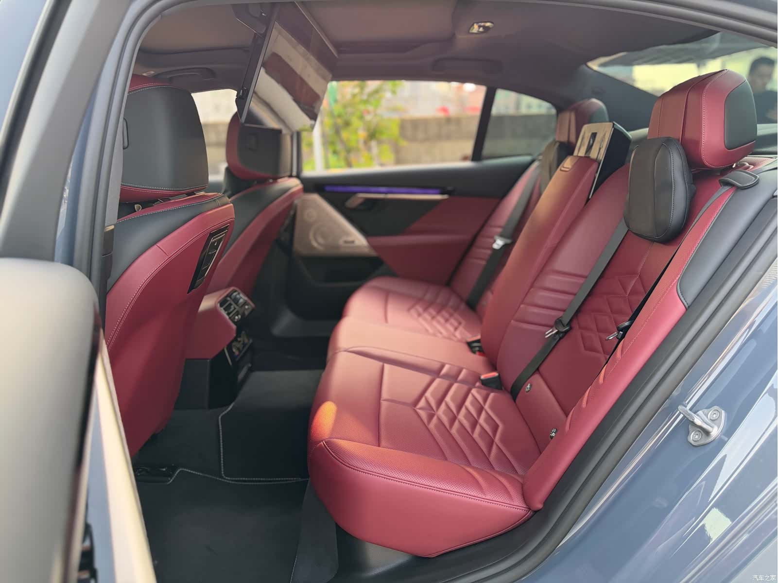 BMW 5 Series, 2024 34