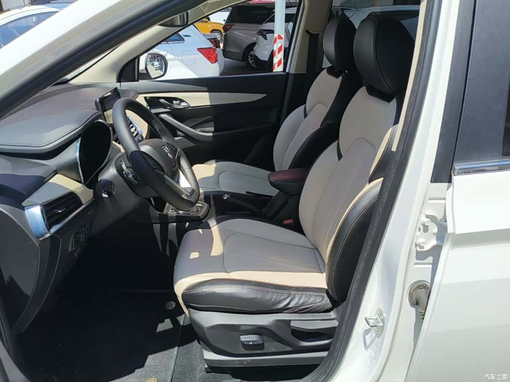 Wuling 360, 2020 15