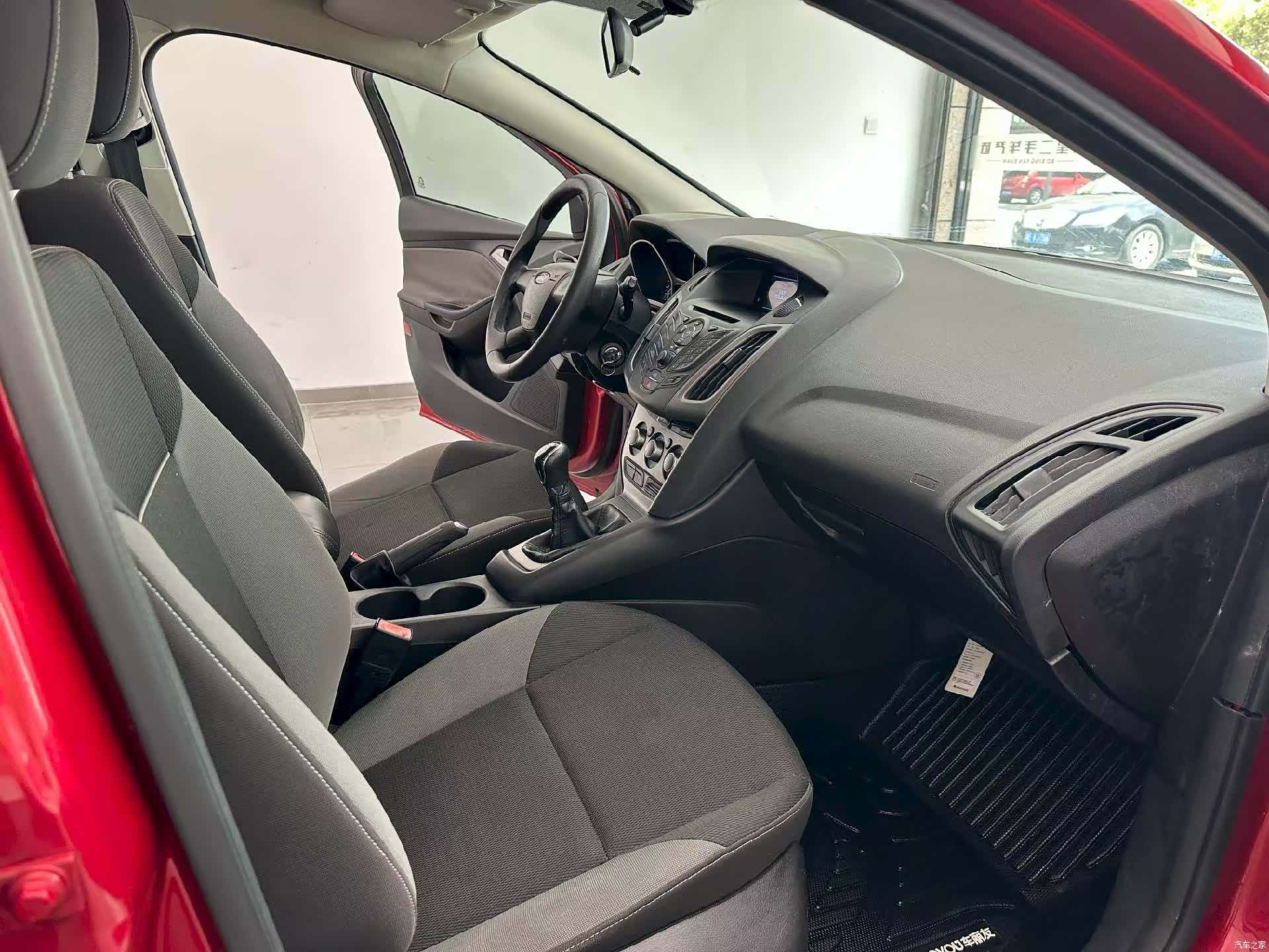 Ford Focus, 2014 4