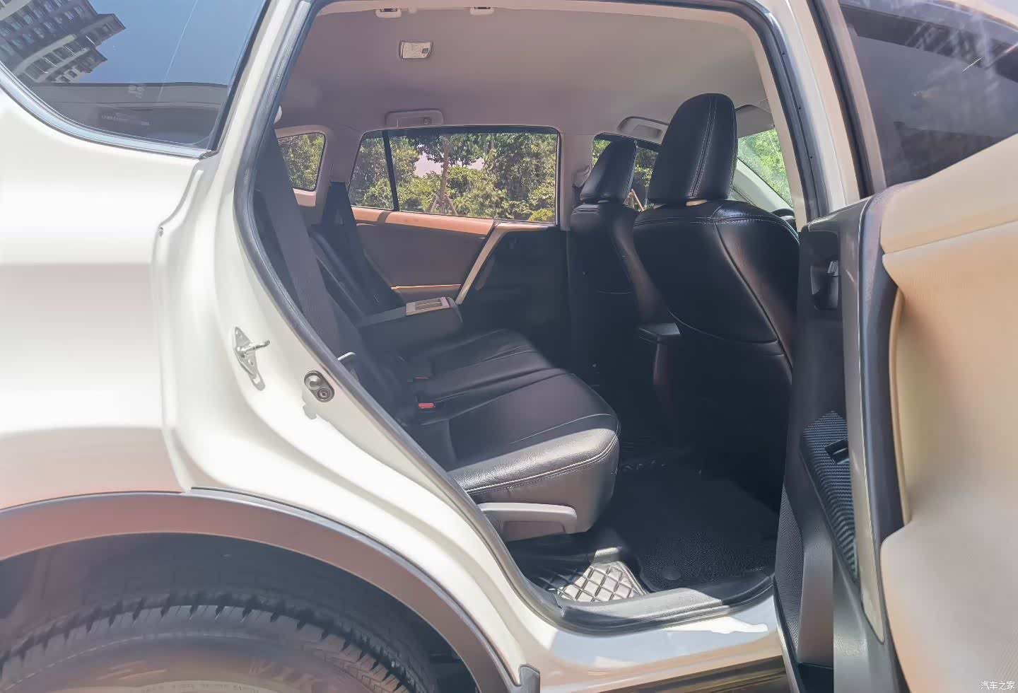 Toyota RAV4, 2014 9