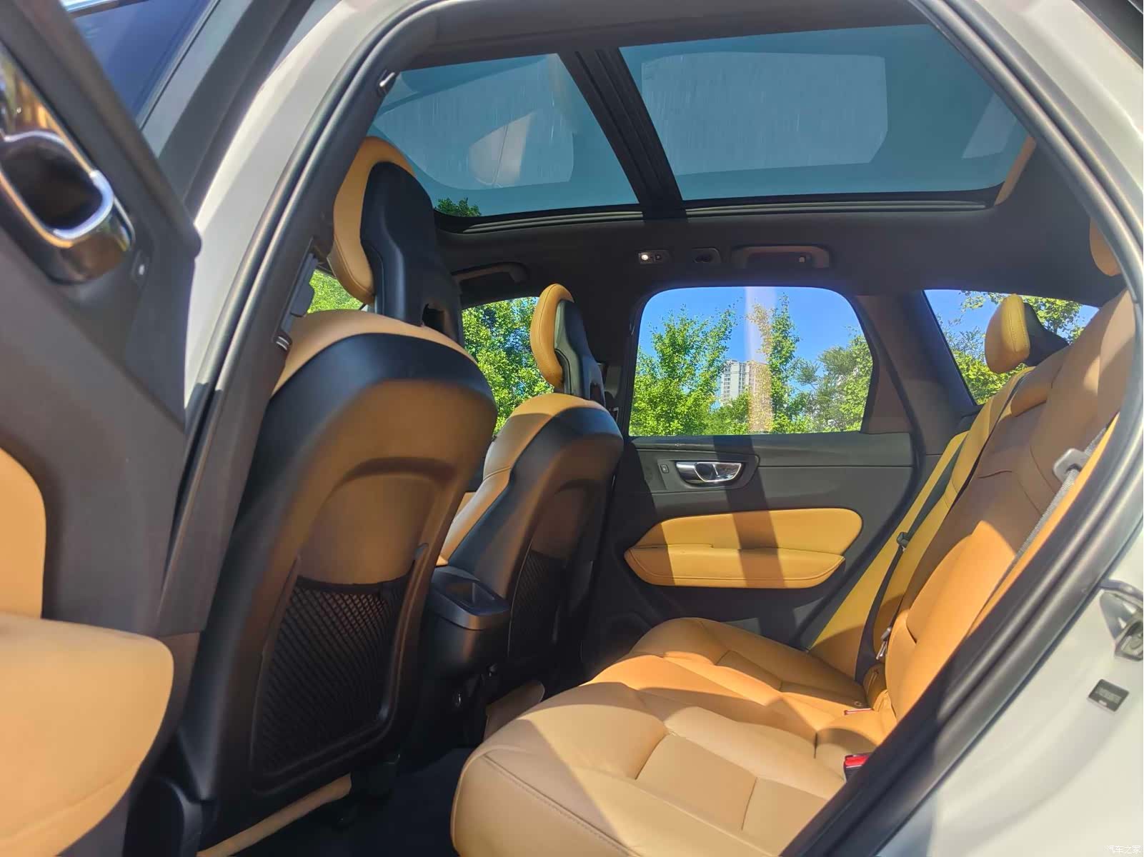 Volvo XC60, 2018 все фото