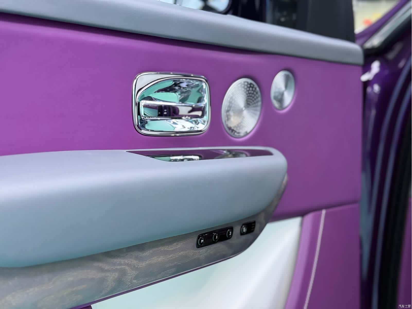 Rolls-Royce Cullinan, 2025 24
