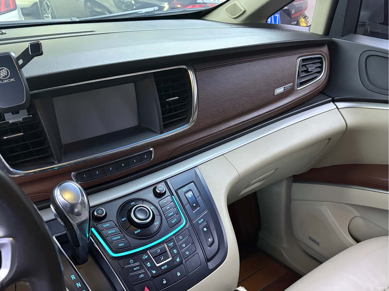 Buick GL8, 2015 8