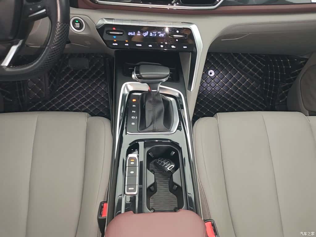 Wuling RS-5, 2020 14