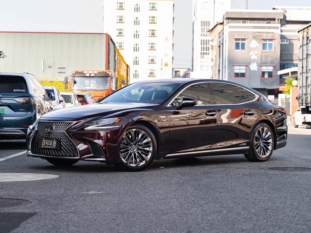 Lexus LS