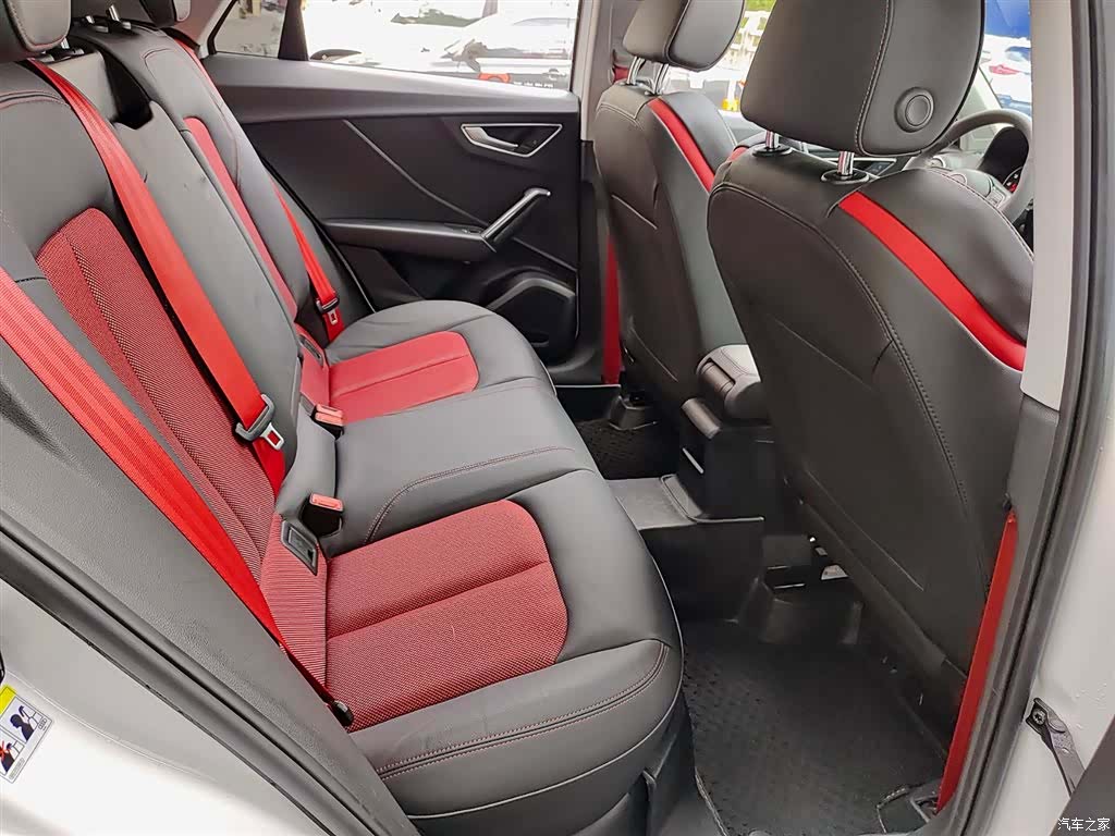 Audi Q2L, 2021 11