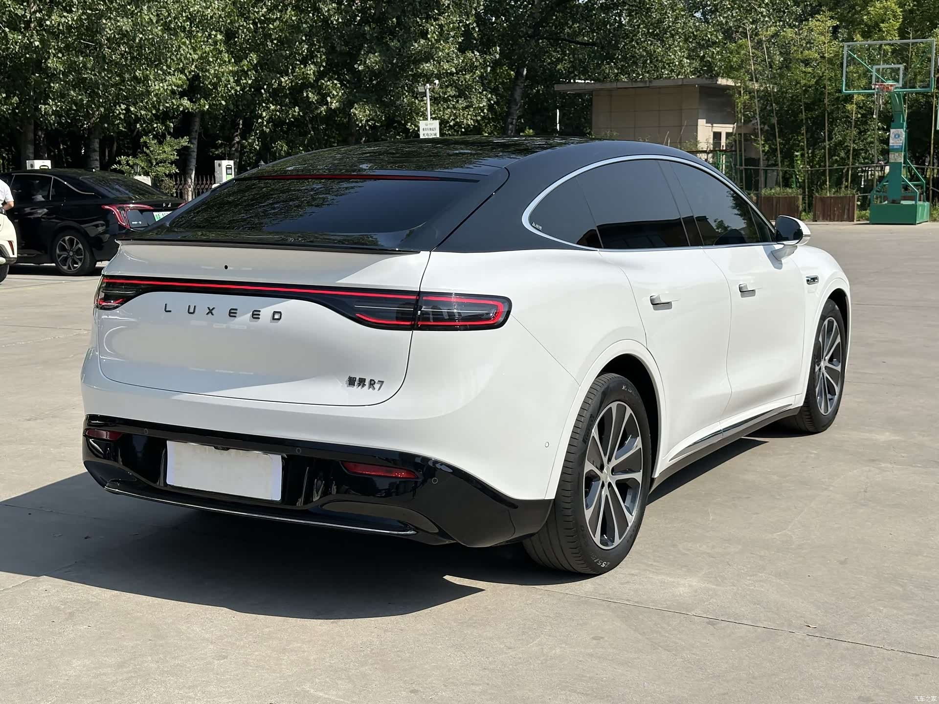 Luxeed R7, 2024 4